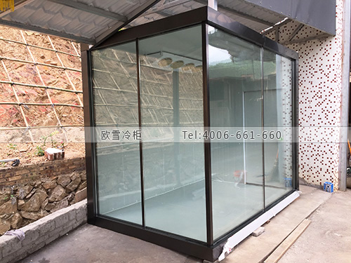 小型玻璃冷庫(kù)安裝.jpg 小型玻璃冷庫(kù)安裝.jpg